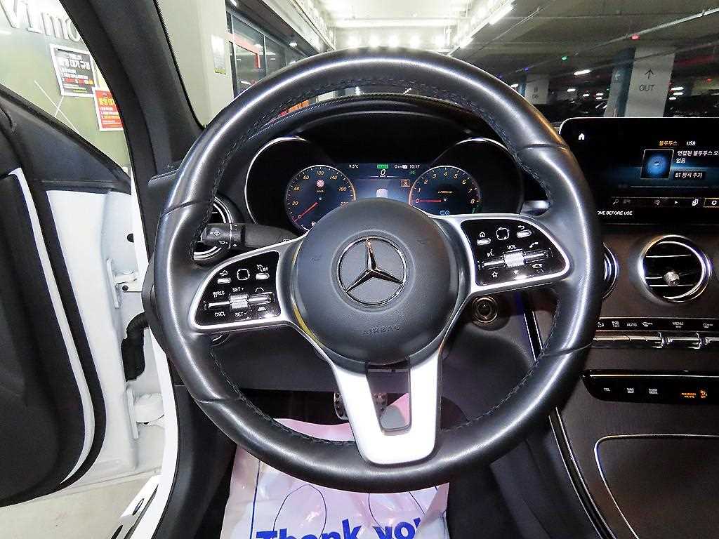 Mercedes Benz GLC Class - Vista 8