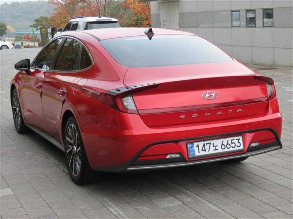 HYUNDAI Sonata - Vista 4