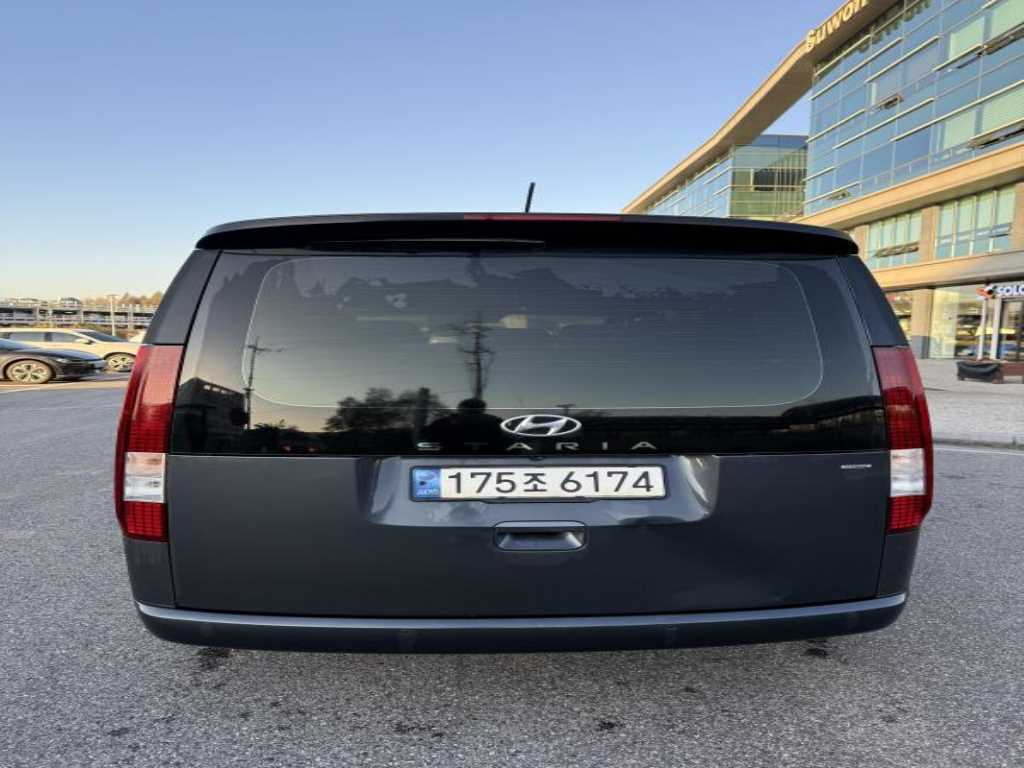HYUNDAI Staria - Vista 8