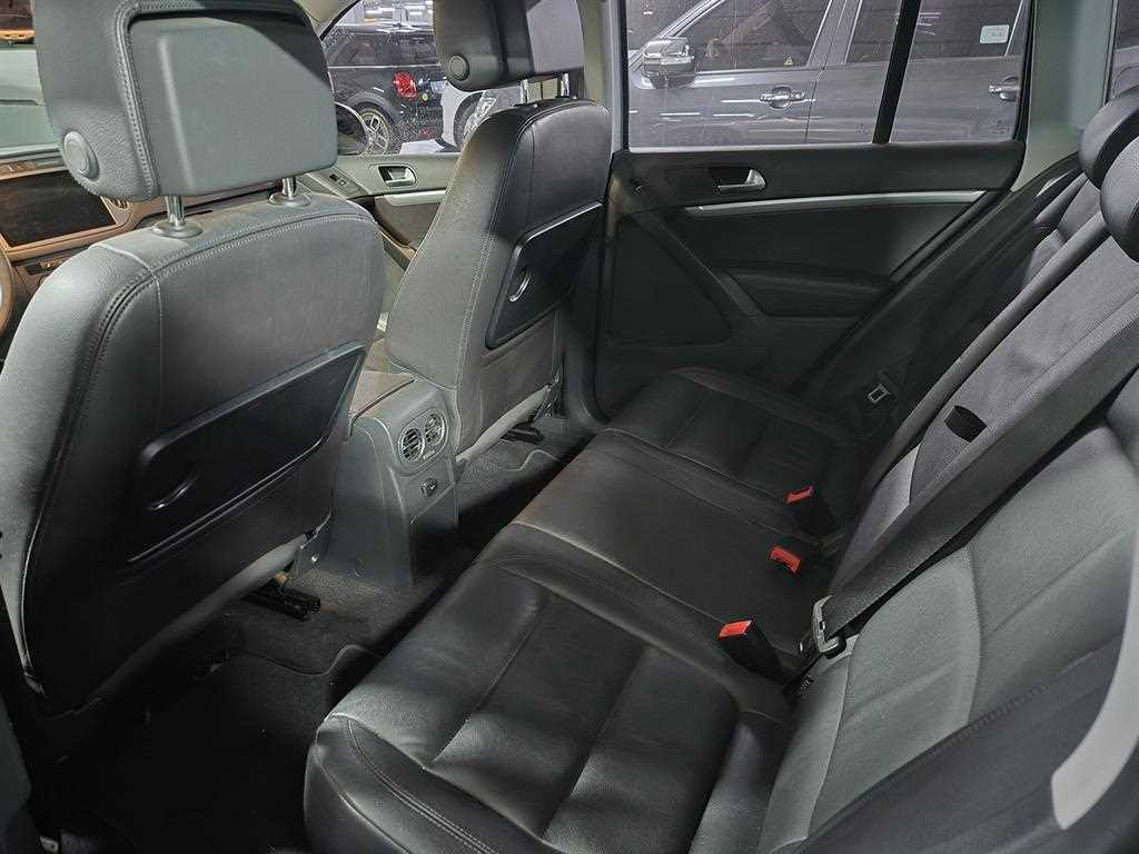 Volkswagen Tiguan - Vista 11