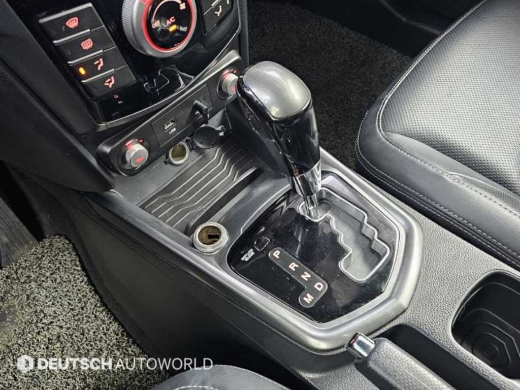 Ssangyong Tivoli - Vista 9