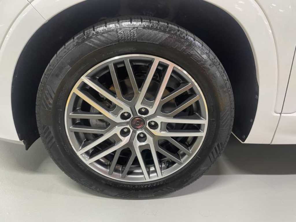 HYUNDAI Santa Fe - Vista 5