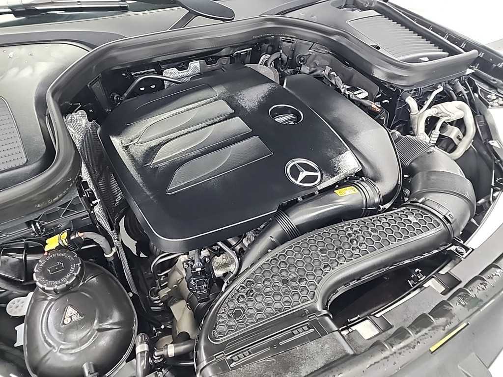 Mercedes Benz GLC Class - Vista 5