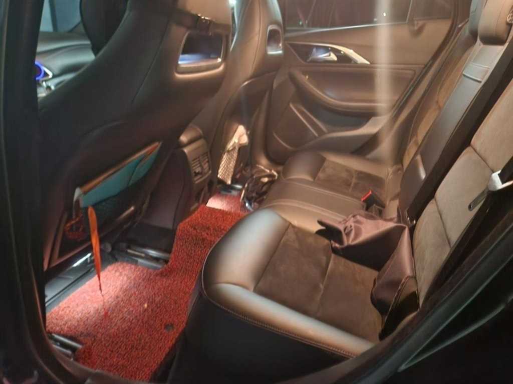 Infiniti Q - Vista 9