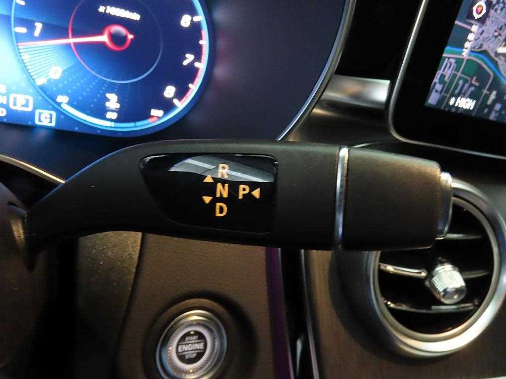 Mercedes Benz GLC Class - Vista 12