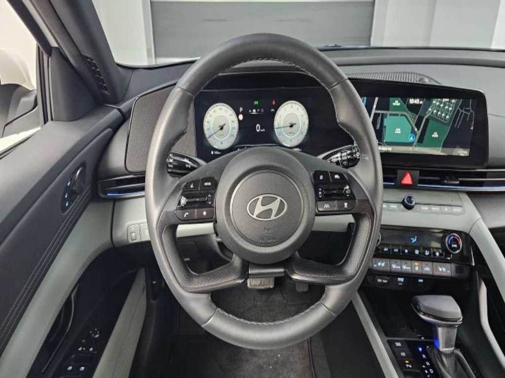 HYUNDAI Avante - Vista 11