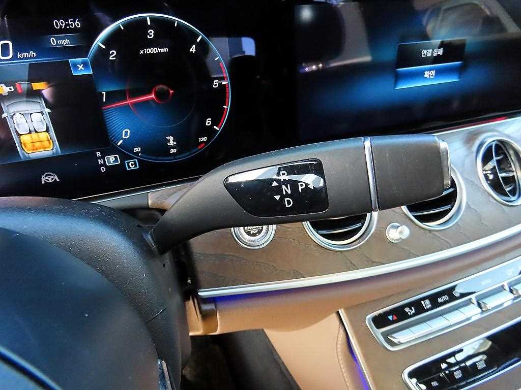 Mercedes Benz E class - Vista 11