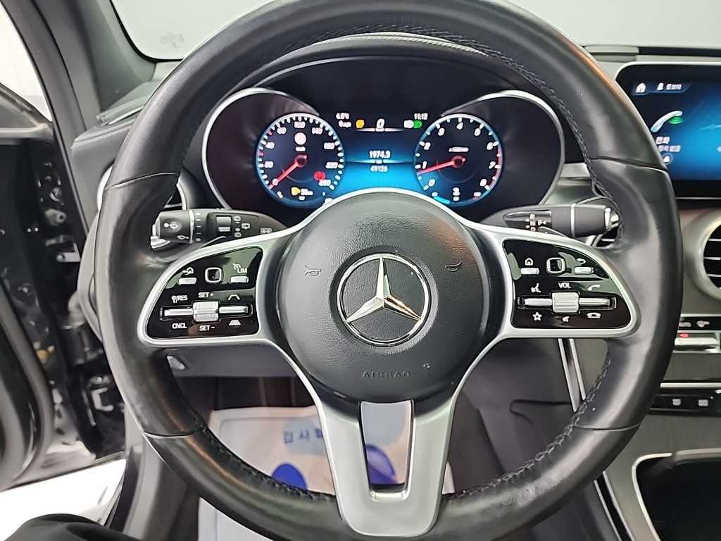 Mercedes Benz GLC Class - Vista 9
