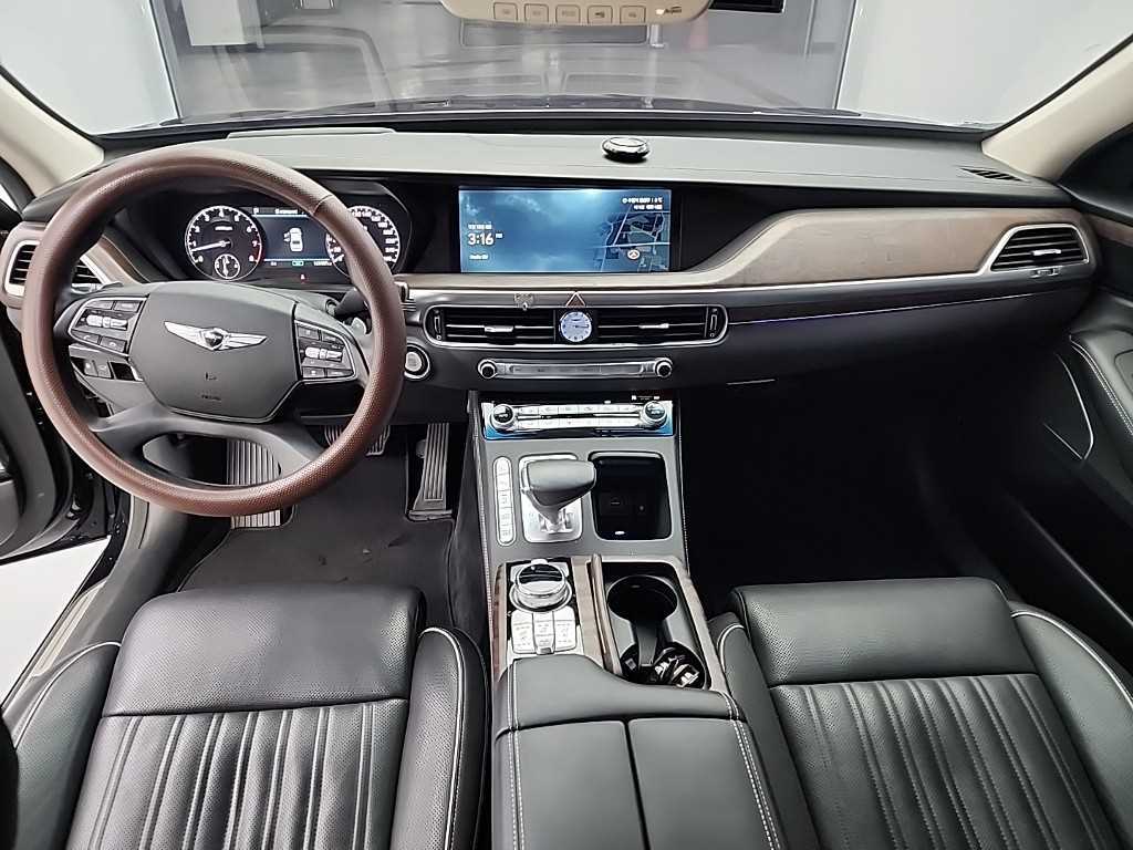 Genesis G90 - Vista 7