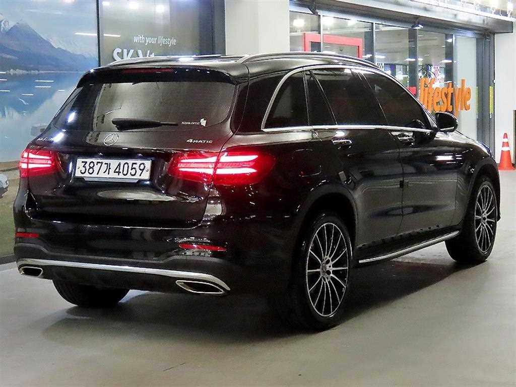 Mercedes Benz GLC Class - Vista 4