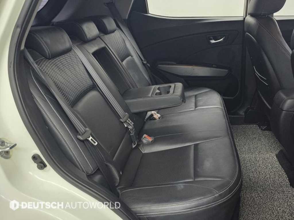 Ssangyong Tivoli - Vista 12