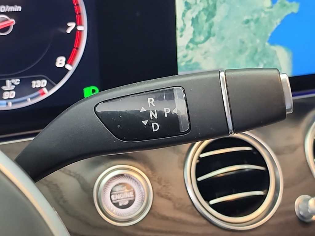 Mercedes Benz E class - Vista 8