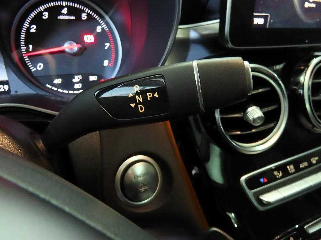 Mercedes Benz GLC Class - Vista 12