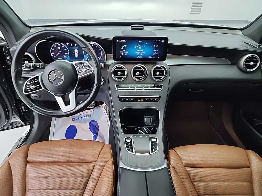 Mercedes Benz GLC Class - Vista 7