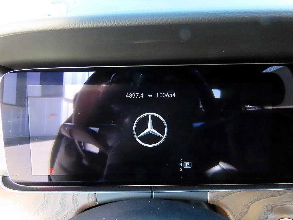 Mercedes Benz E class - Vista 9