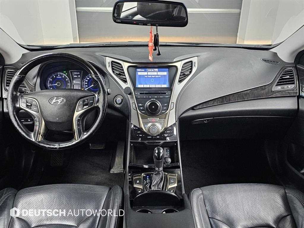 HYUNDAI Grandeur - Vista 7