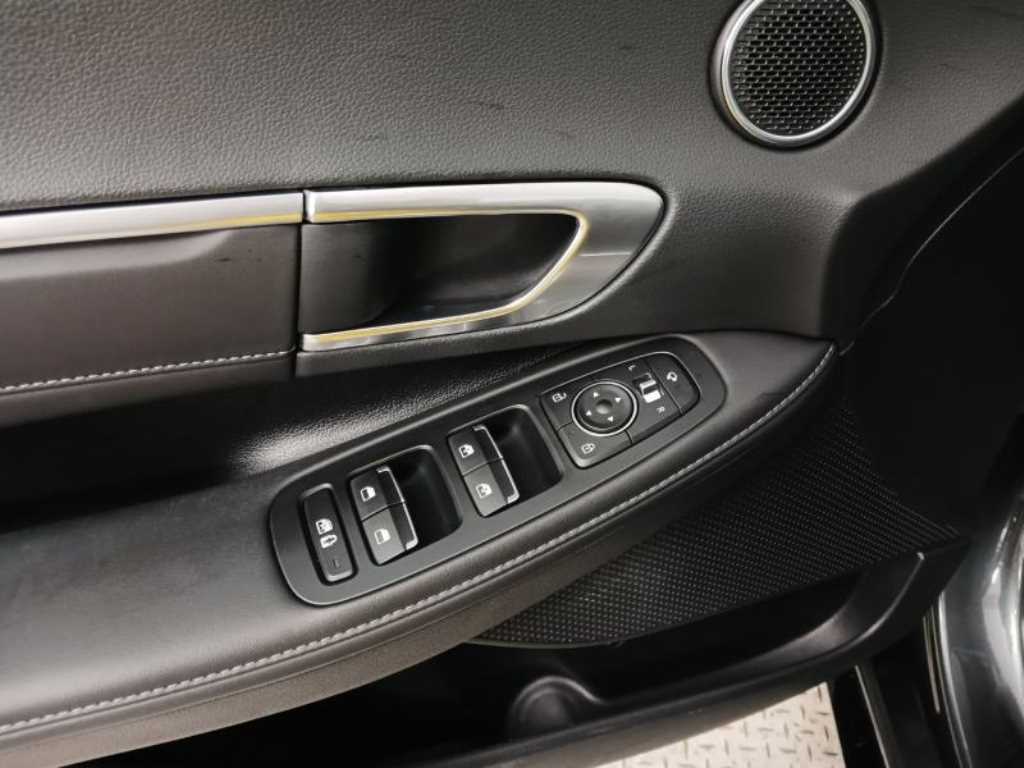 HYUNDAI Sonata - Vista 9