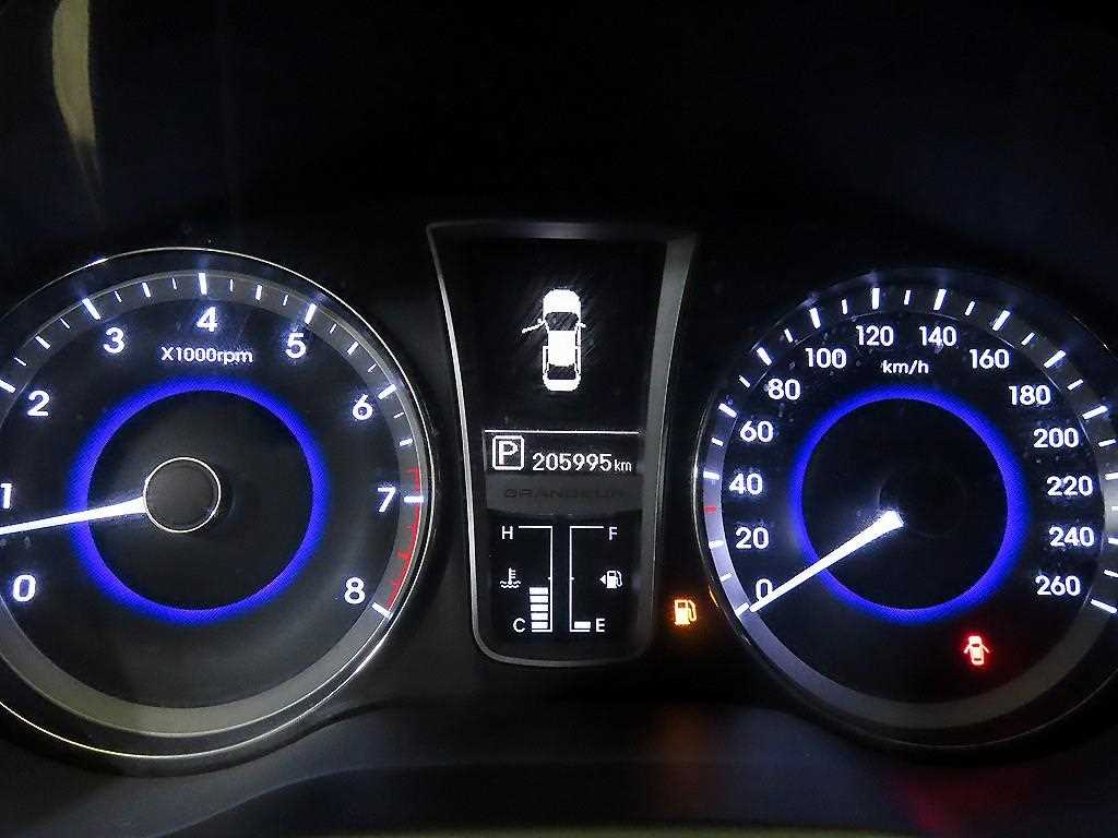 HYUNDAI Grandeur - Vista 9