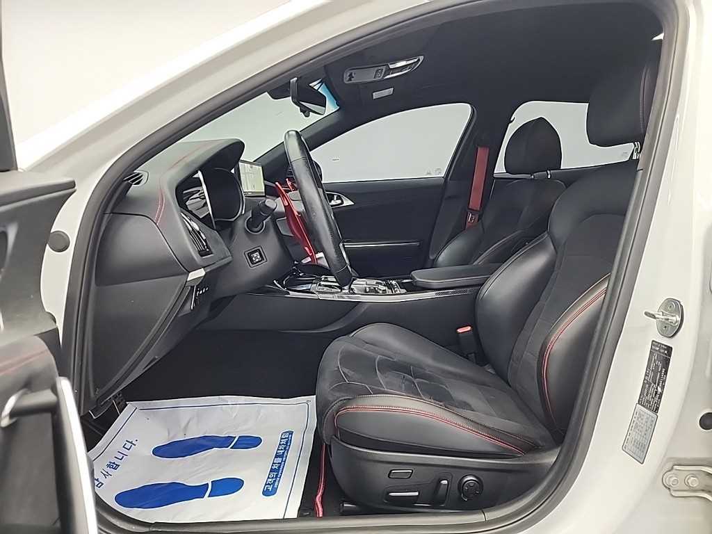 KIA Stinger - Vista 11