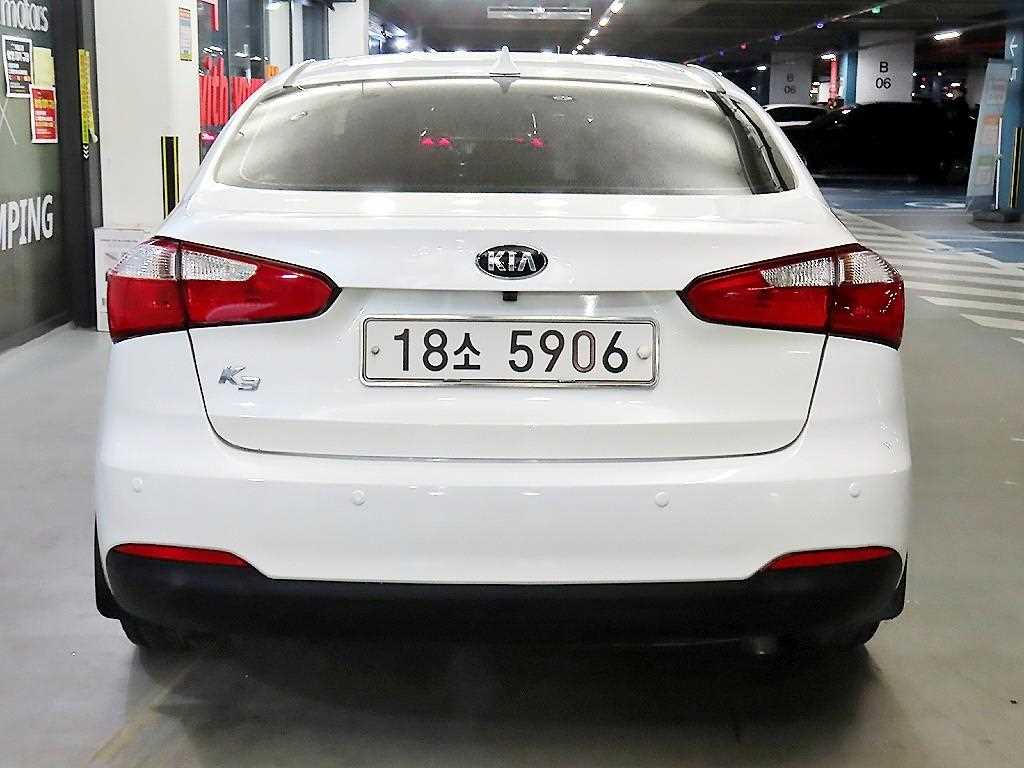 KIA K3 - Vista 5