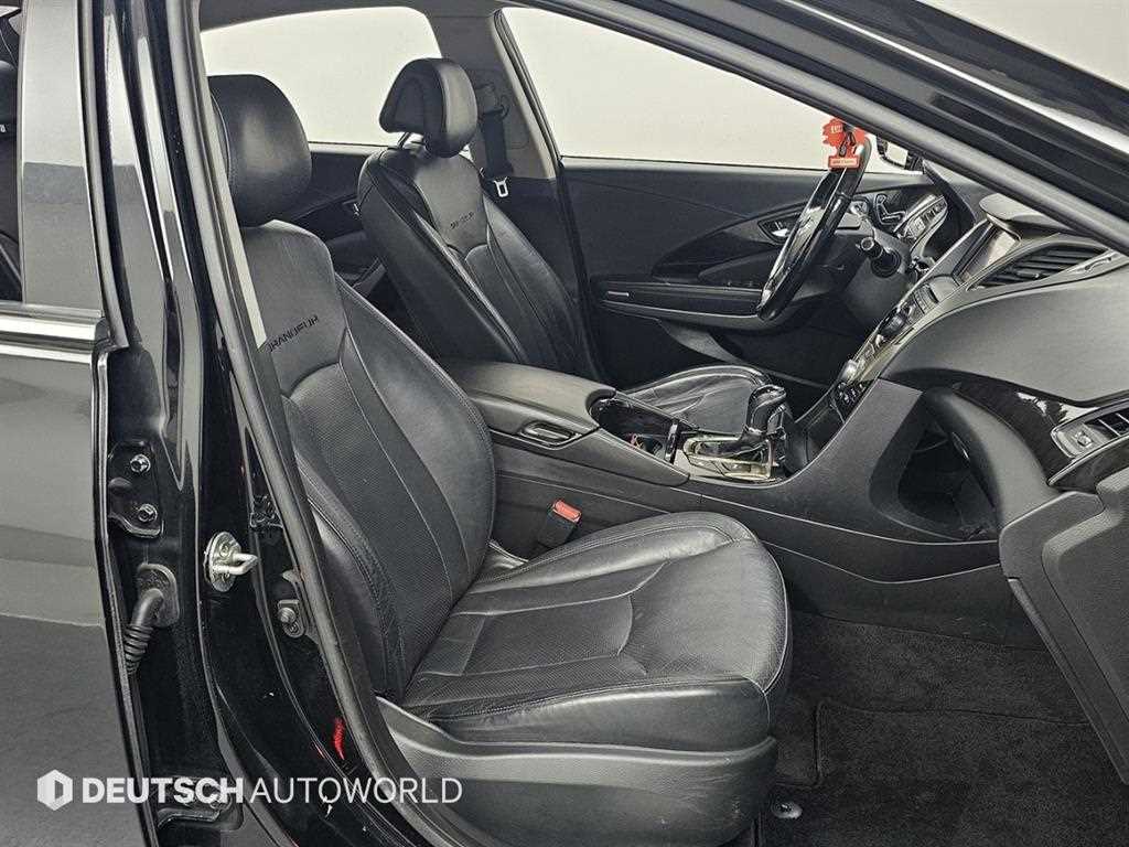 HYUNDAI Grandeur - Vista 10