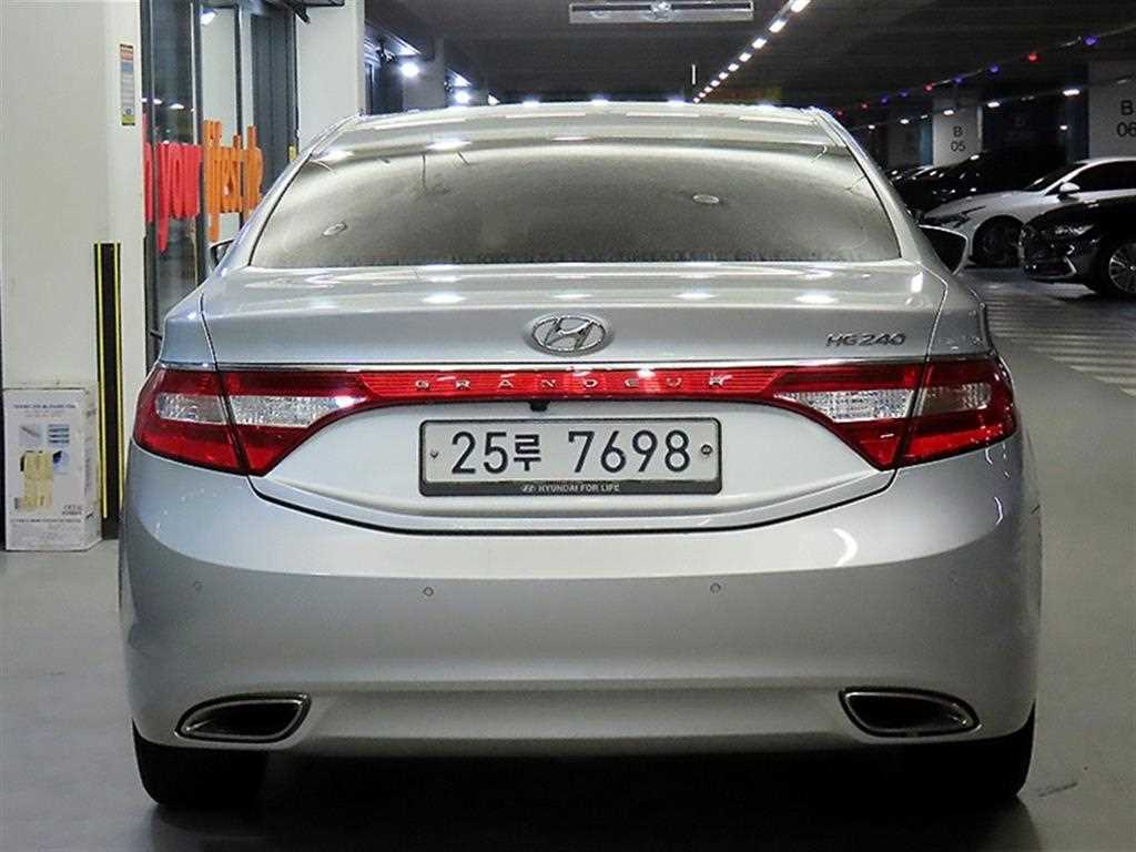 HYUNDAI Grandeur - Vista 5