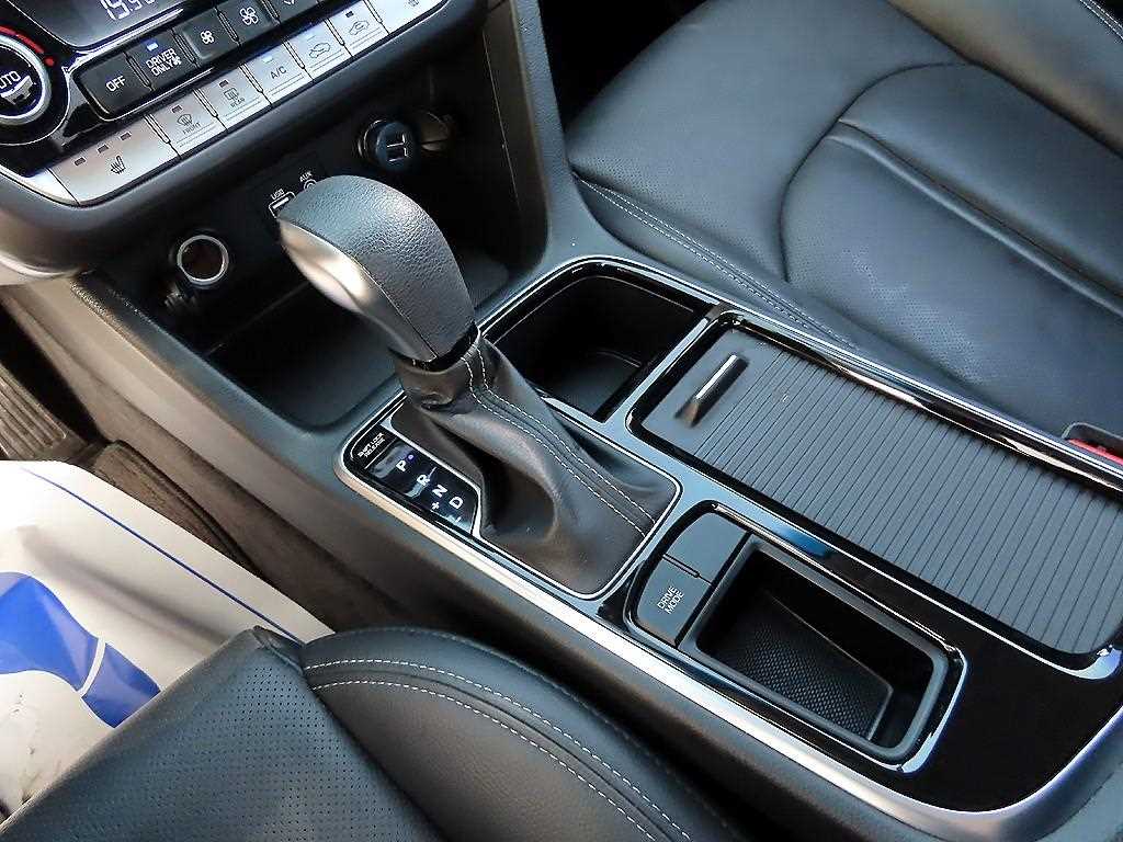 HYUNDAI Sonata - Vista 10