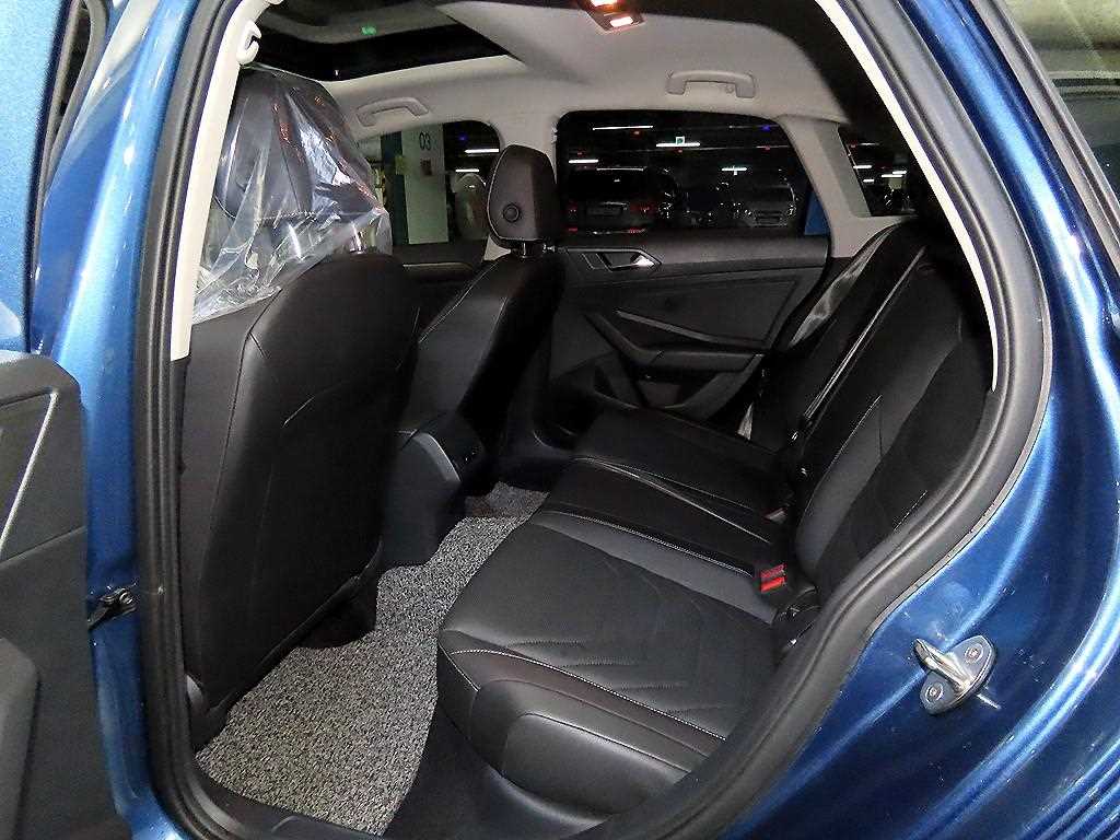 Volkswagen Jetta - Vista 7