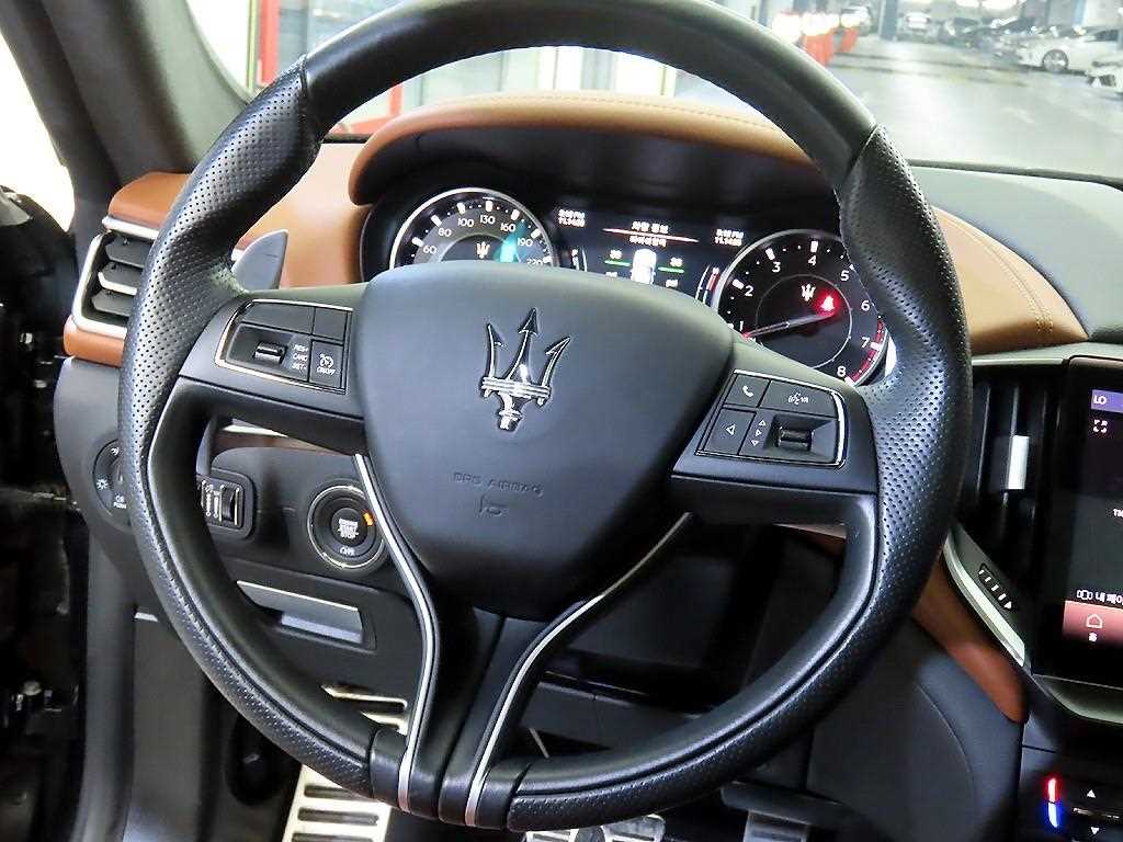 Maserati Ghibli - Vista 8