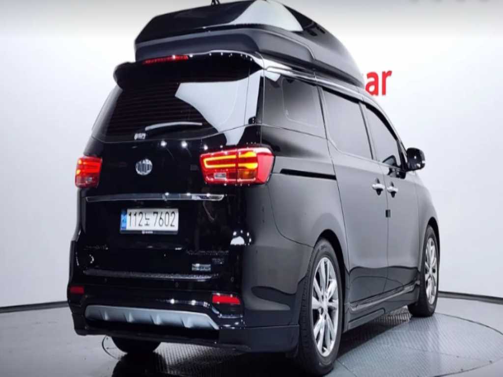 KIA Carnival - Vista 4