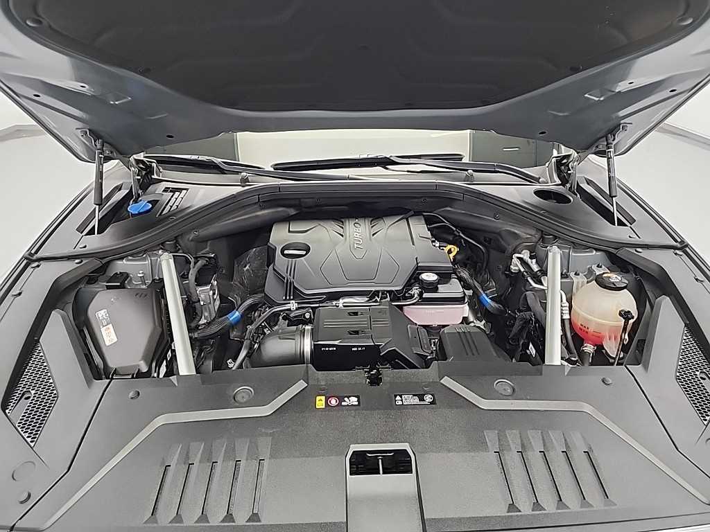 Genesis GV70 - Vista 5