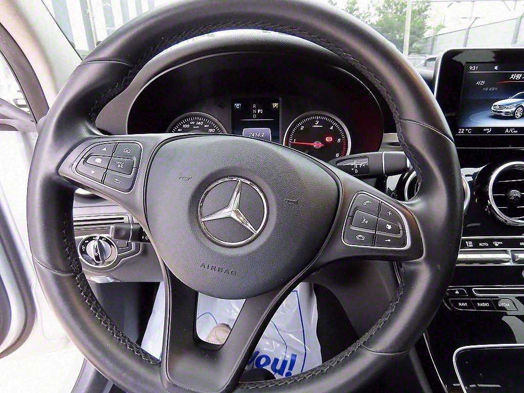 Mercedes Benz C Class - Vista 8