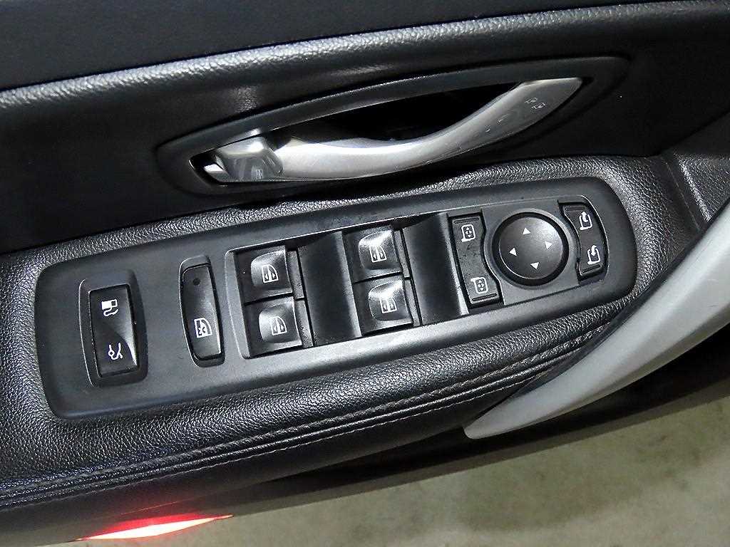 SAMSUNG SM5 2012 Plateado - Importación desde Corea - HF Imports Iquique - Foto 14