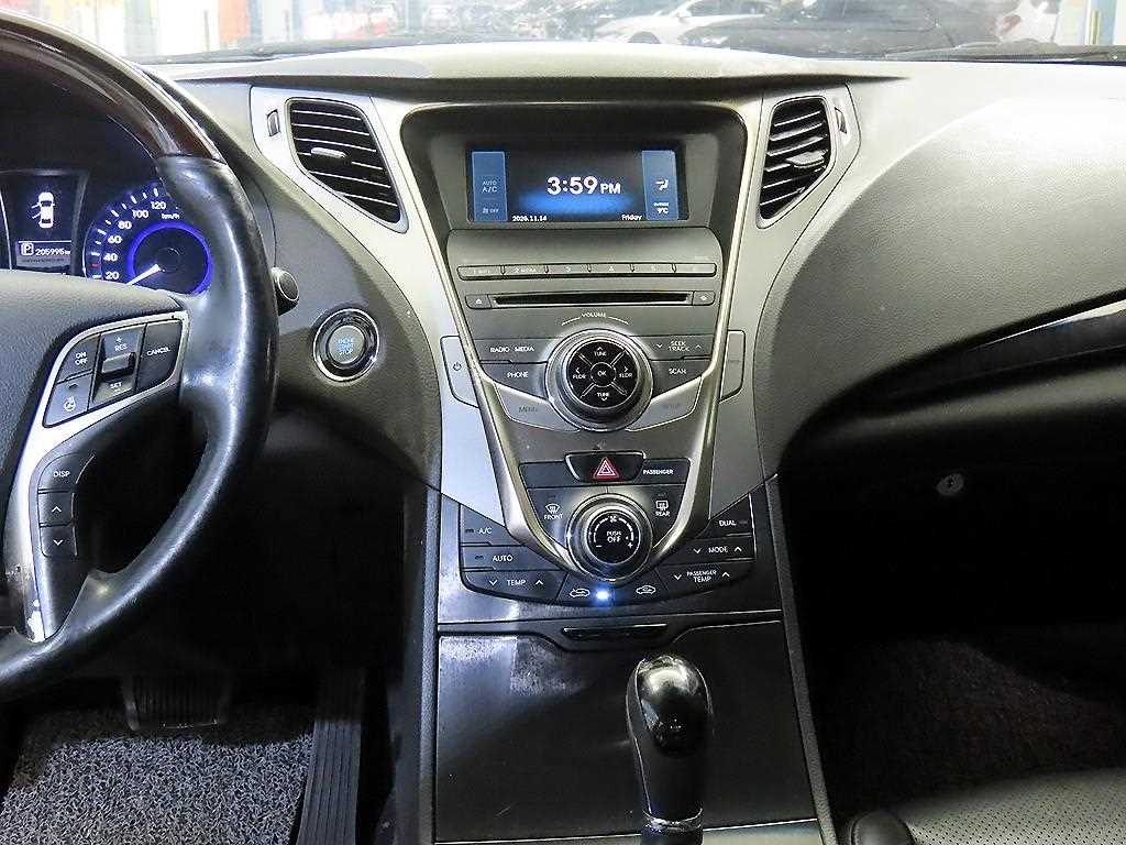 HYUNDAI Grandeur - Vista 11