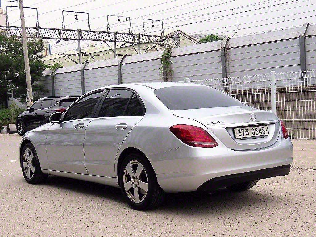 Mercedes Benz C Class - Vista 3