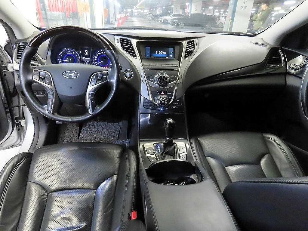 HYUNDAI Grandeur - Vista 10