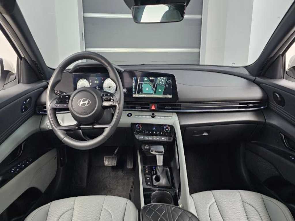 HYUNDAI Avante - Vista 5