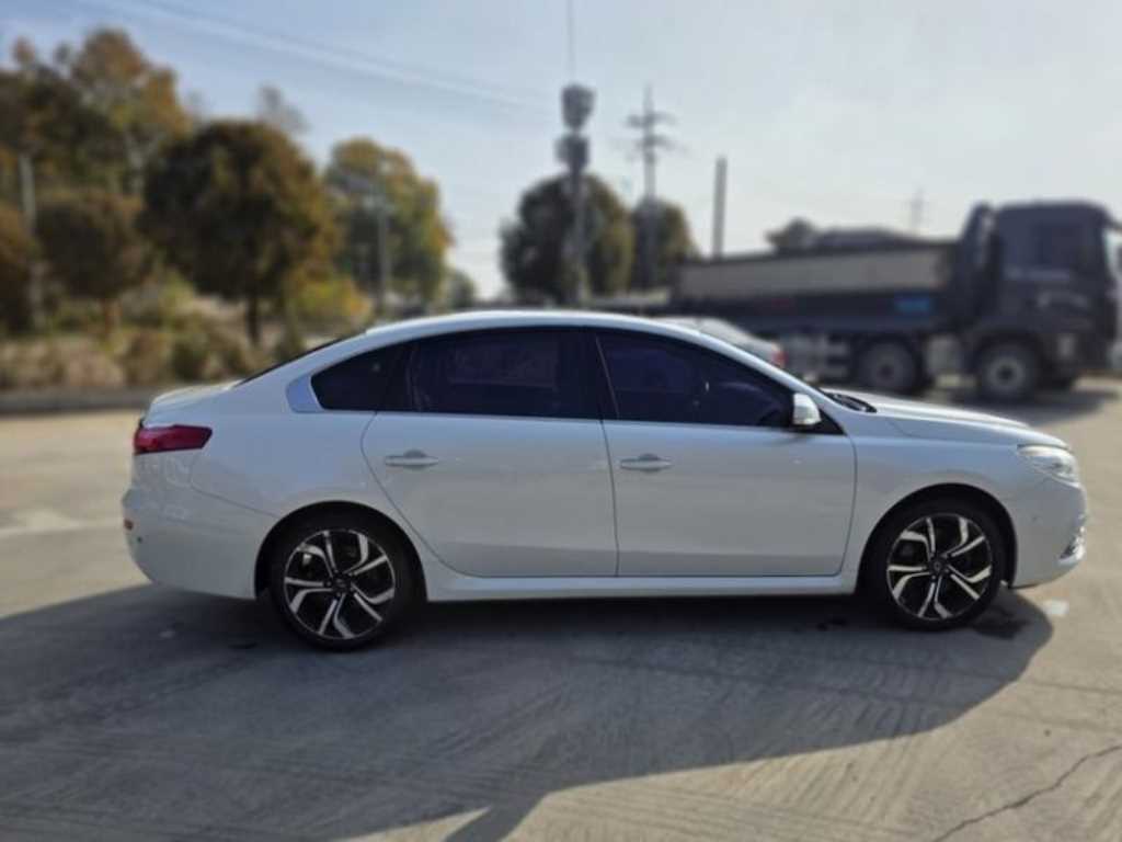 SAMSUNG SM7 - Vista 4