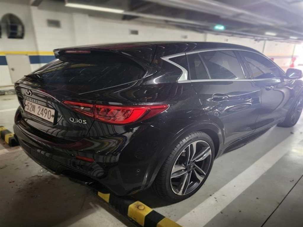 Infiniti Q - Vista 5