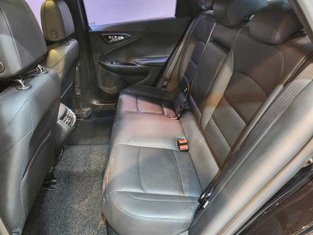 Chevrolet Malibu - Vista 5