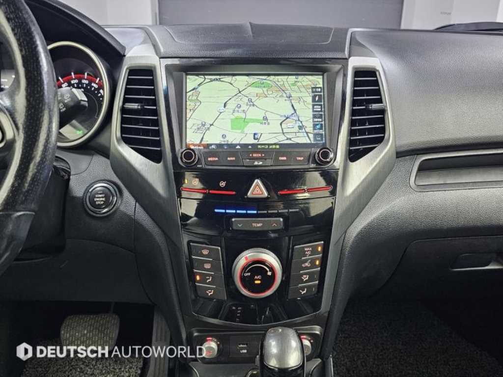 Ssangyong Tivoli 2018 Blanco - Importación desde Corea - HF Imports Iquique - Foto 14