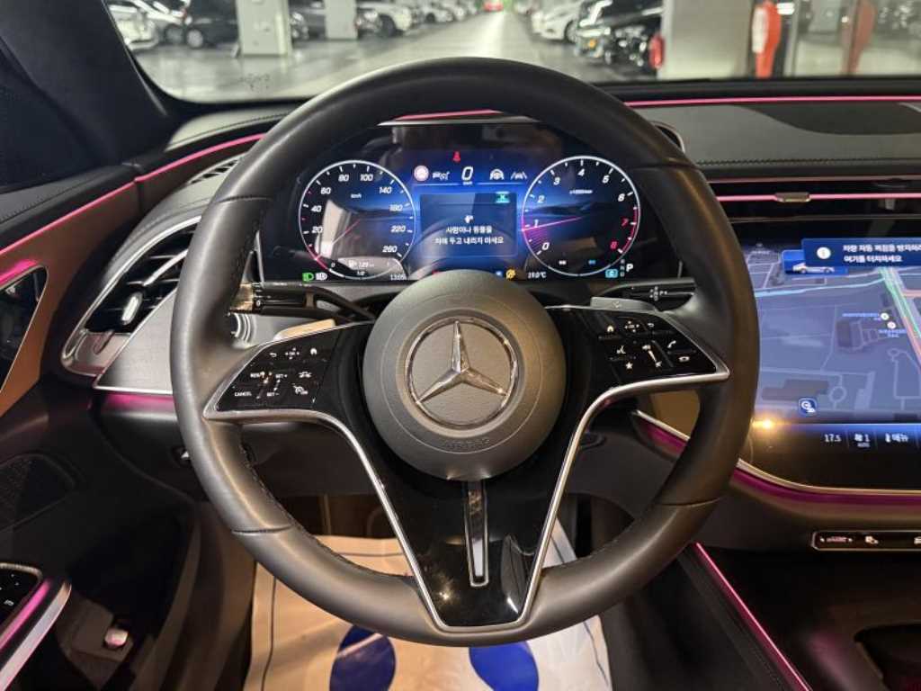 Mercedes Benz E class - Vista 11