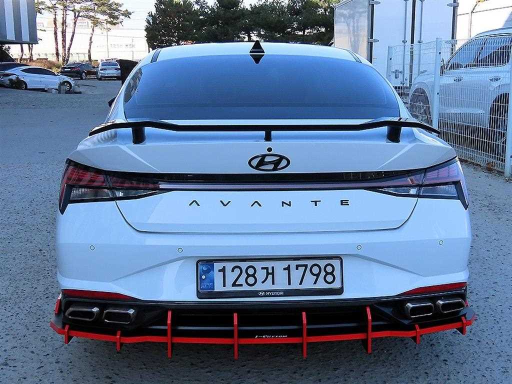 HYUNDAI Avante - Vista 4