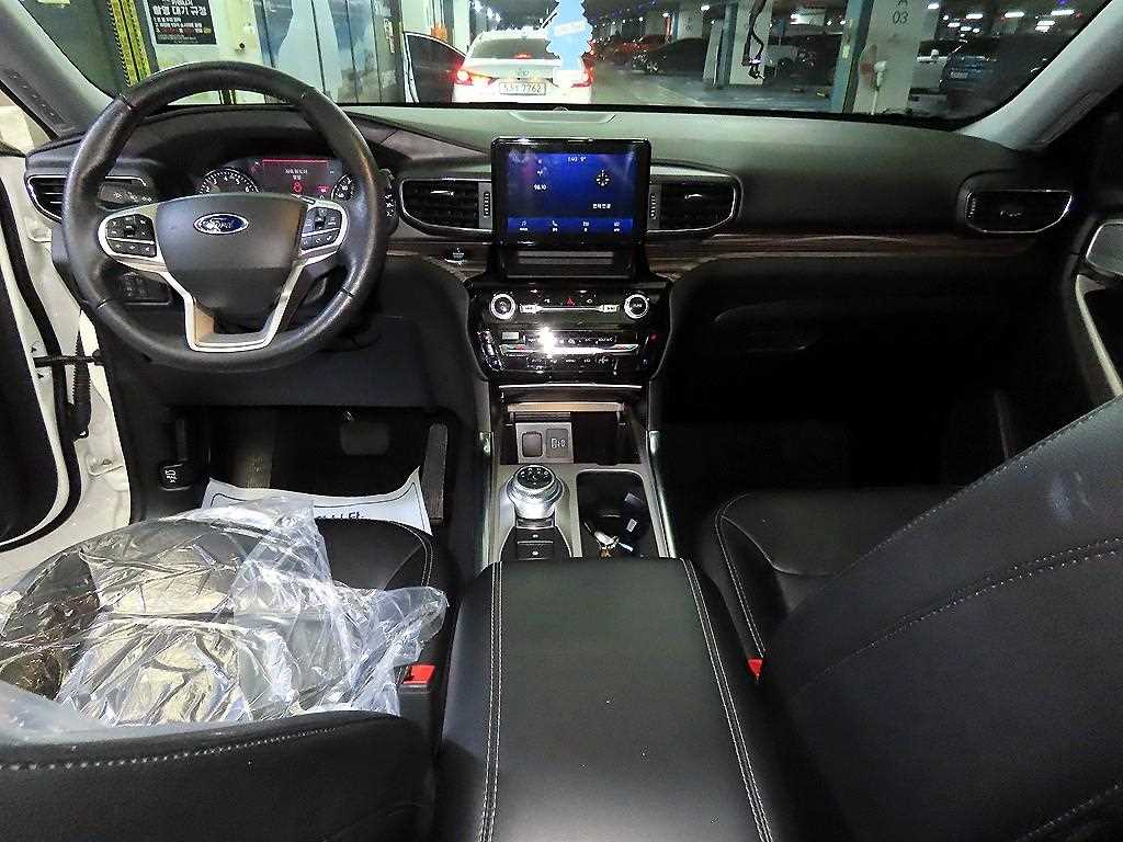 Ford Explorer - Vista 10