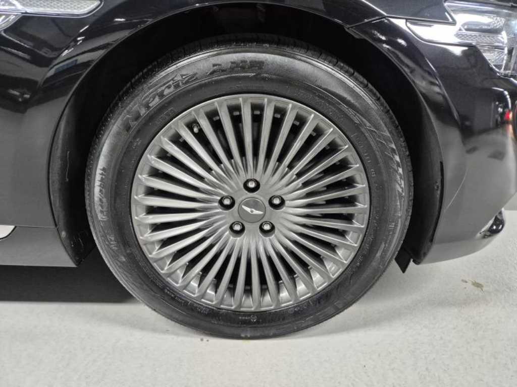 Genesis G90 - Vista 6