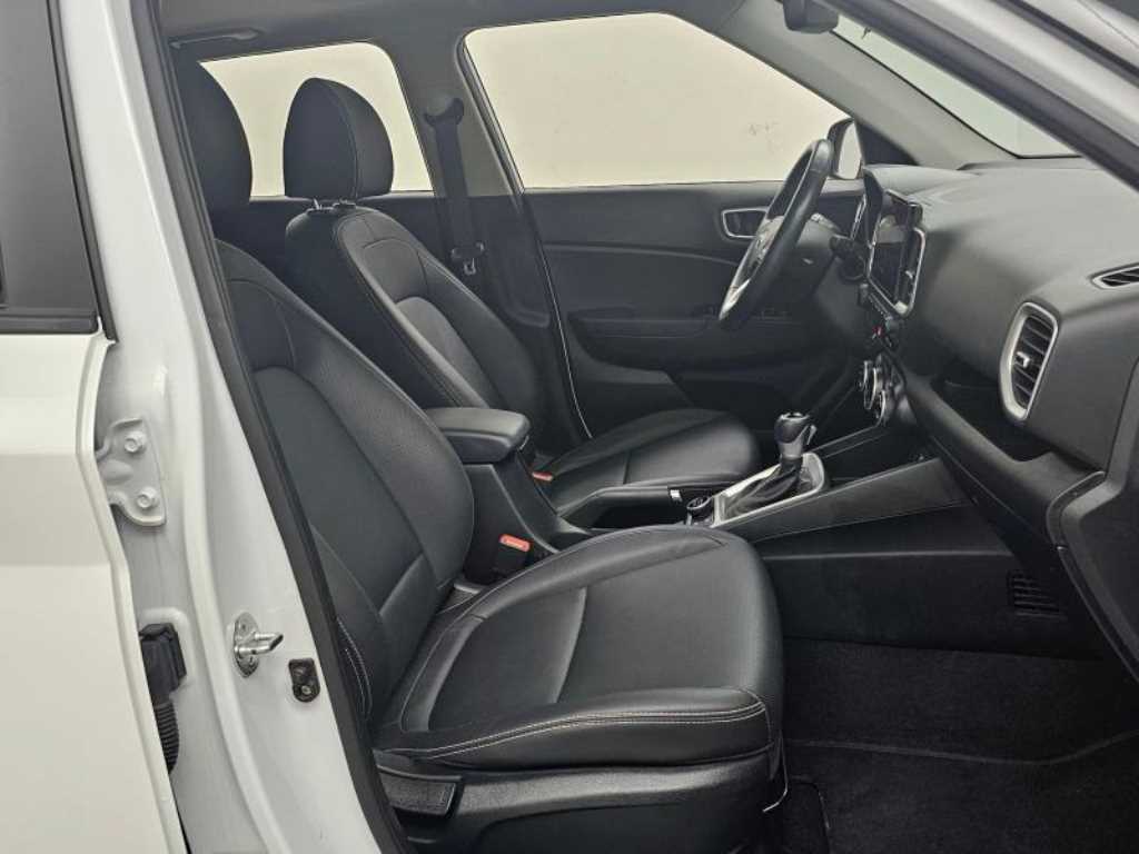 HYUNDAI Venue - Vista 10