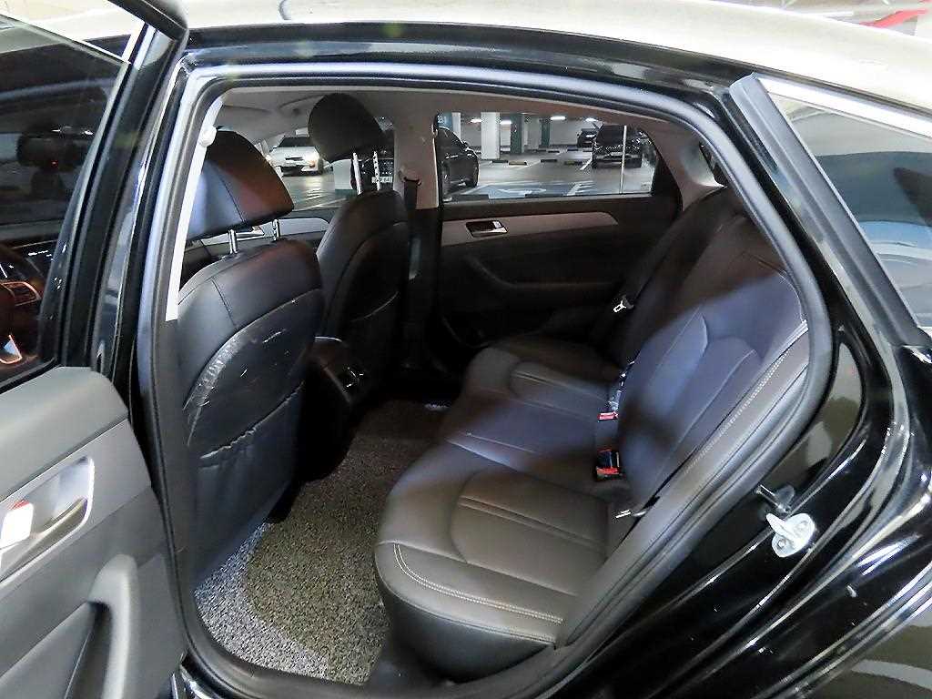 HYUNDAI Sonata - Vista 7