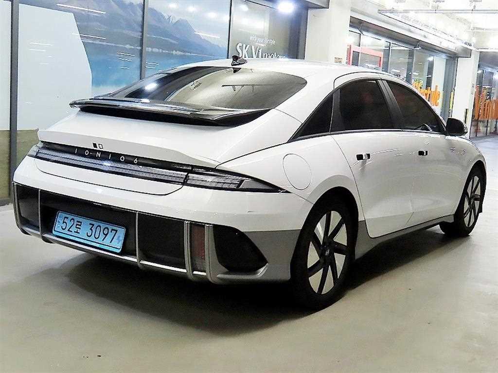 HYUNDAI Ioniq 6 - Vista 4