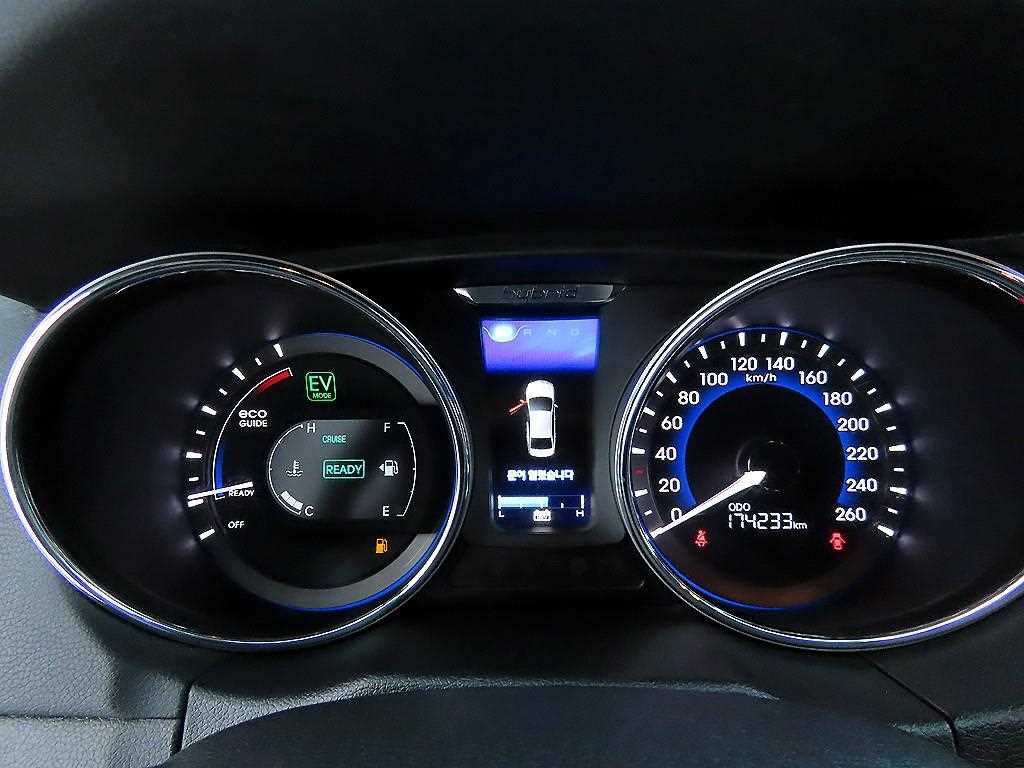 HYUNDAI Sonata - Vista 9