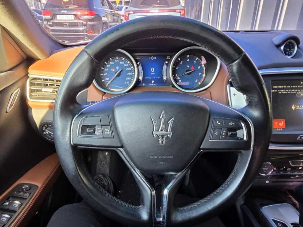 Maserati Ghibli - Vista 5